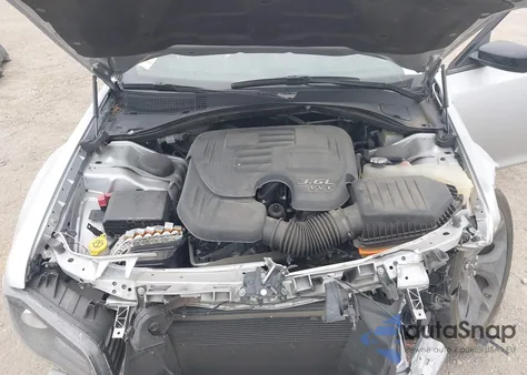 2023 Chrysler 300 Touring z USA, uszkodzony, nr VIN 2C3CCAAG6PH537925